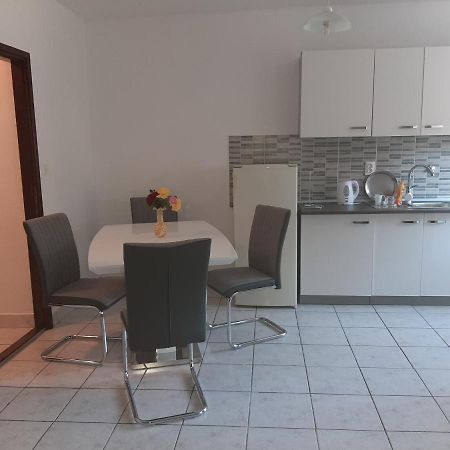 Apartman Curcic คนิน ภายนอก รูปภาพ
