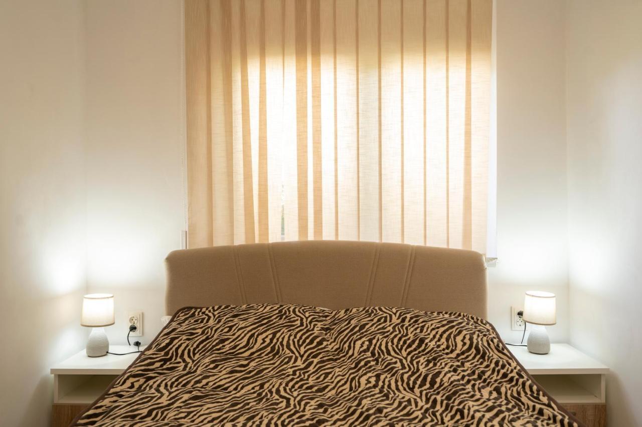 Apartman Curcic คนิน ภายนอก รูปภาพ