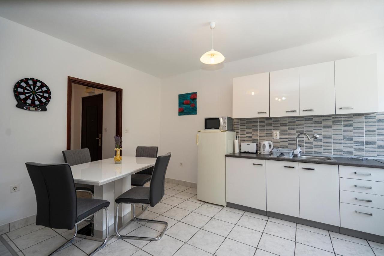 Apartman Curcic คนิน ภายนอก รูปภาพ