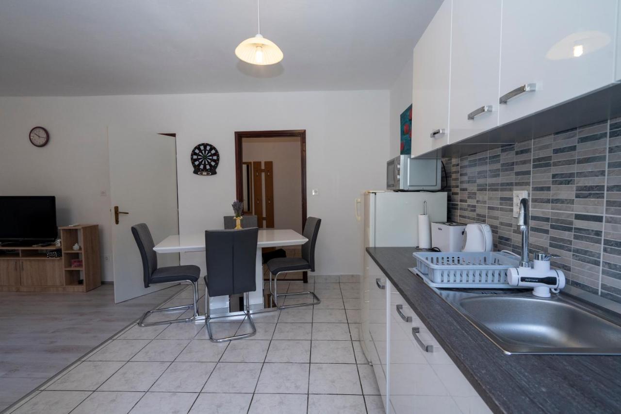 Apartman Curcic คนิน ภายนอก รูปภาพ